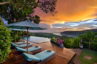 Stunning Suite Room with Infinity Pool near Beach Vacation rental in Nusapenida