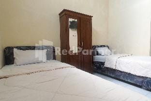 Sakeena Syariah Purwodadi RedPartner Hotel in East Java