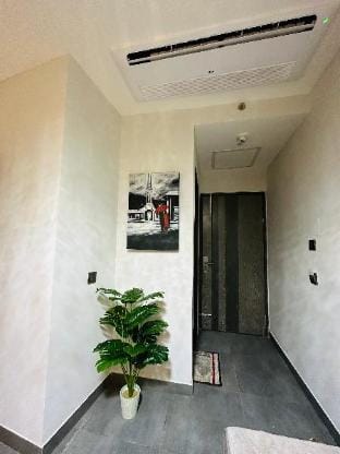 Cloud stay @41st floor Apartment in Noida