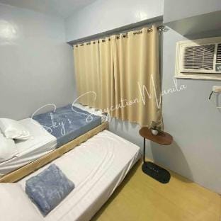 Spacious place for Large Group near BGC Apartment in Makati