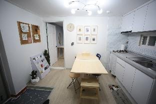 The CULTURE House in Yeonnam, Hongdae, Hongik University Station Villa in Seoul