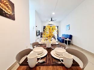 8 Guest 3 Room OUG E3 Old Klang Mid Valley Bangsar Vacation rental in Federal Territory of Kuala Lumpur