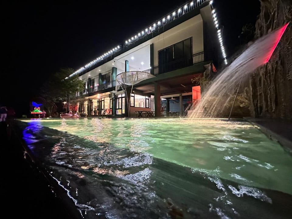 King Bavi Resort Hotel in Laos