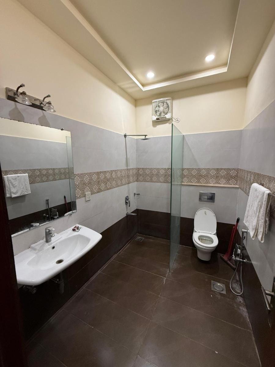 Grand Royal Hotel & Suites Bed and Breakfast in Islamabad