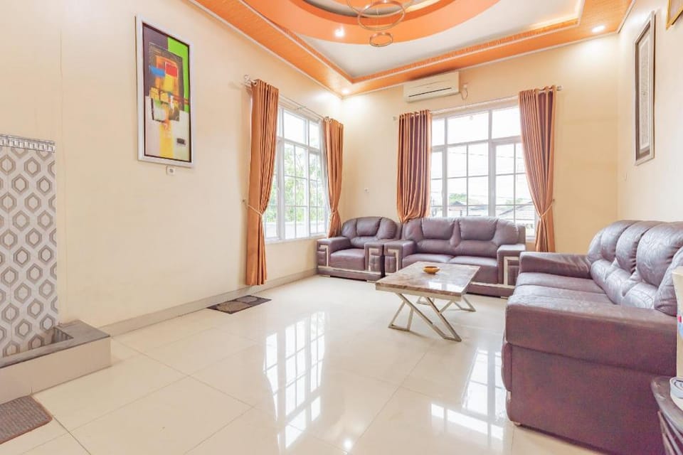 Urbanview Hotel Rifal Home Tegal Hotel in Indonesia