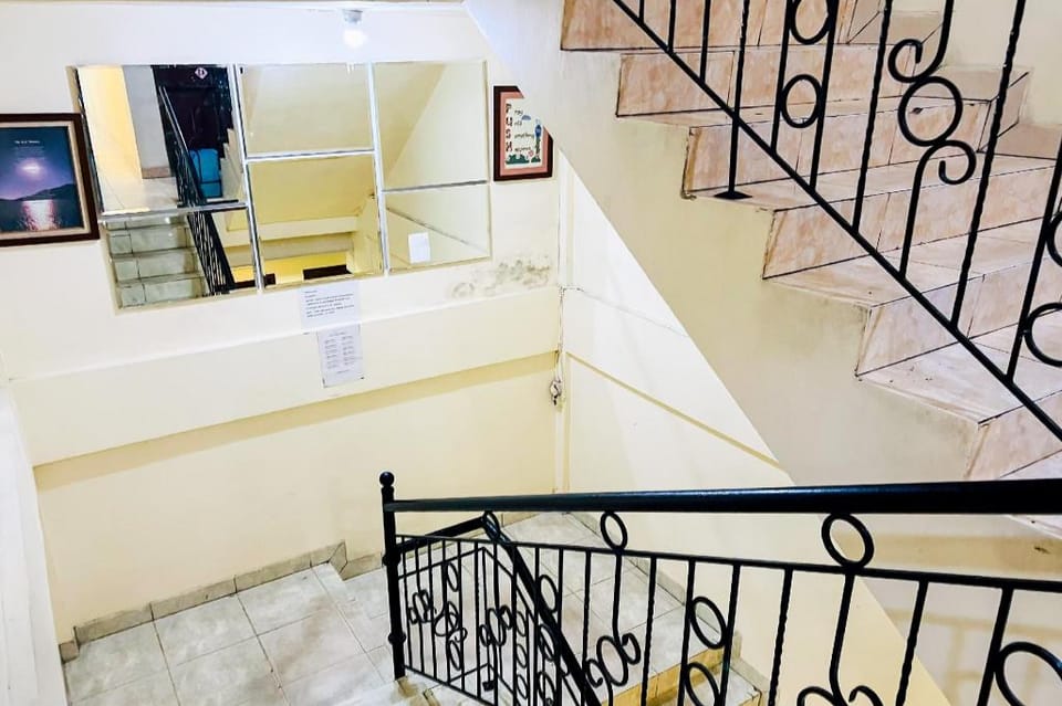 Taisir Residence Near Palmerah Mitra RedDoorz Hotel in Jakarta