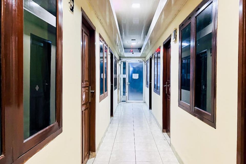 Taisir Residence Near Palmerah Mitra RedDoorz Hotel in Jakarta