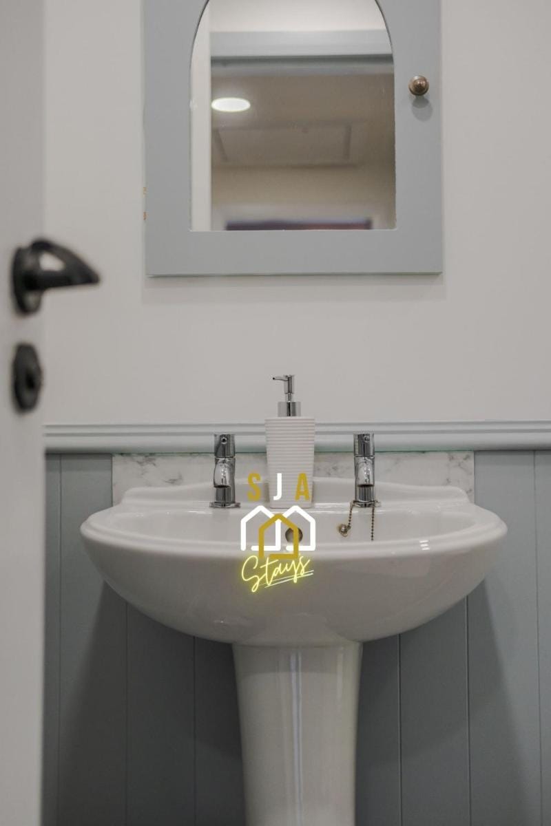 Hardgate Hideaway - SJA Stays - 2 Bed Apartment Apartment in Aberdeen
