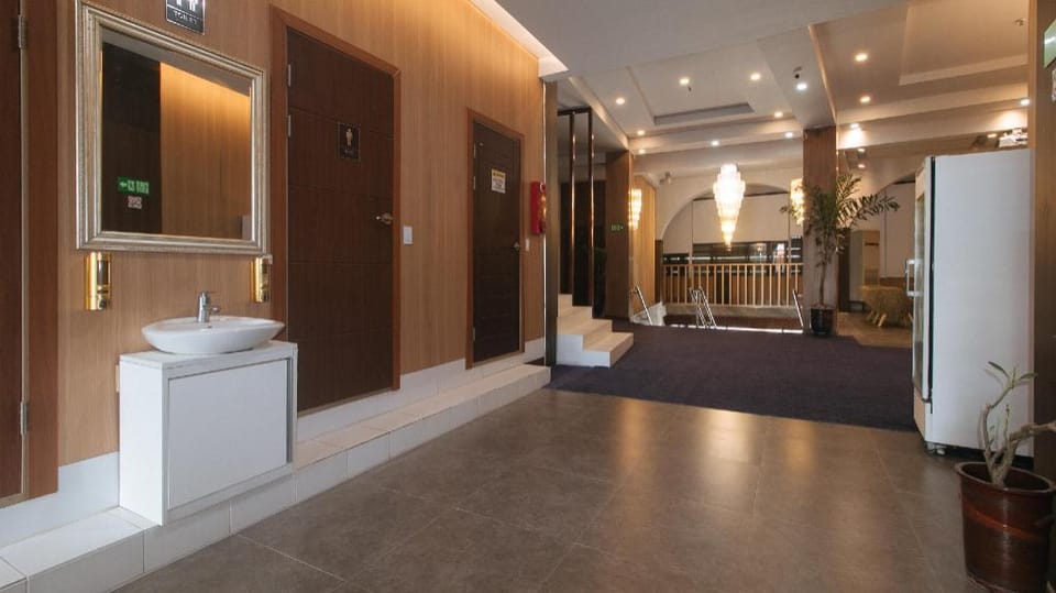 RedDoorz Premium @ Regency Sunset Hotel Hotel in Angeles
