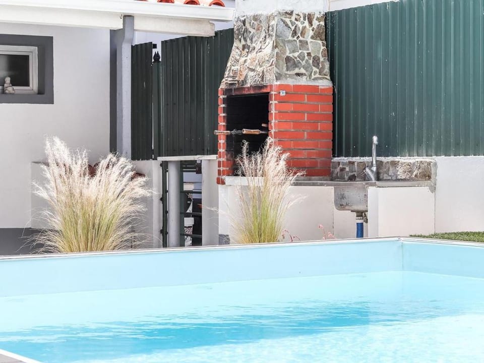 Vita Portucale ! Charneca Caparica Pool Vacation rental in Costa da Caparica