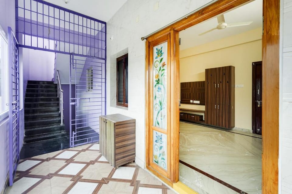 Hotel O VARAHA Guest Inn Hotel in Tirupati