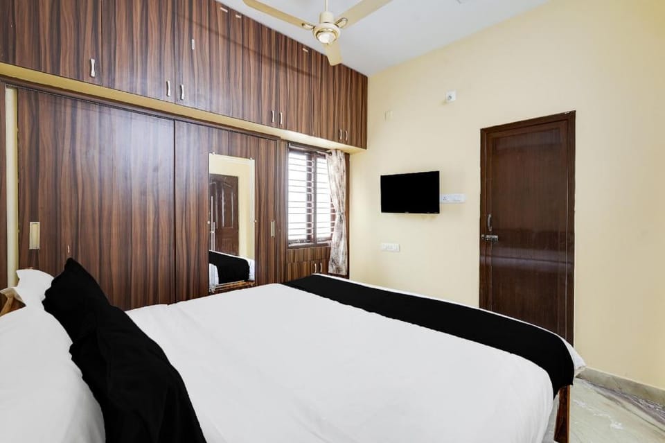 Hotel O VARAHA Guest Inn Hotel in Tirupati