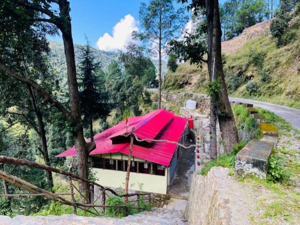 Goroomgo Peace Space Resort Pangoot Nainital Hotel in Uttarakhand