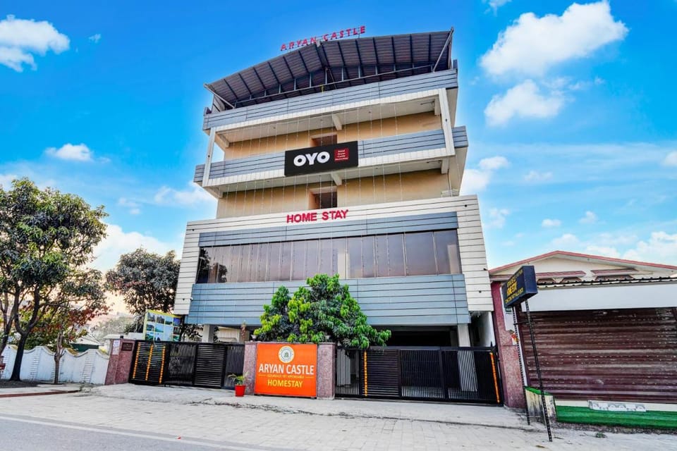 Hotel O Aryan Castle Homestay Hotel in Dehradun