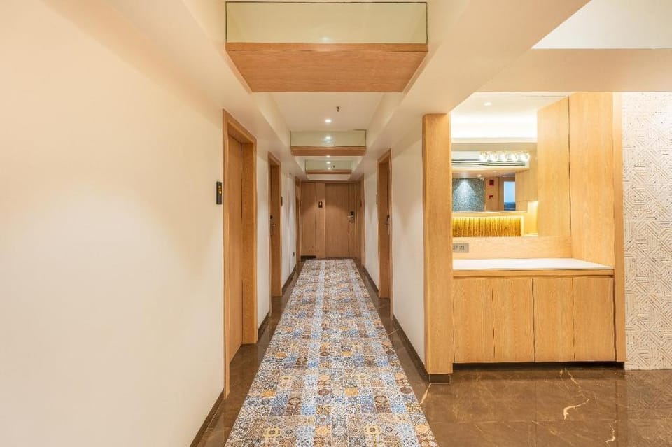 Hotel Supreme Comforts - Mumbai Airport Hotel in Mumbai