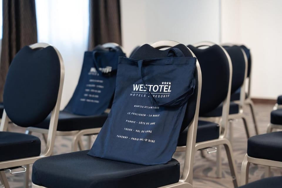 Westotel Taverny - Paris Val-d'Oise Hotel in Île-de-France