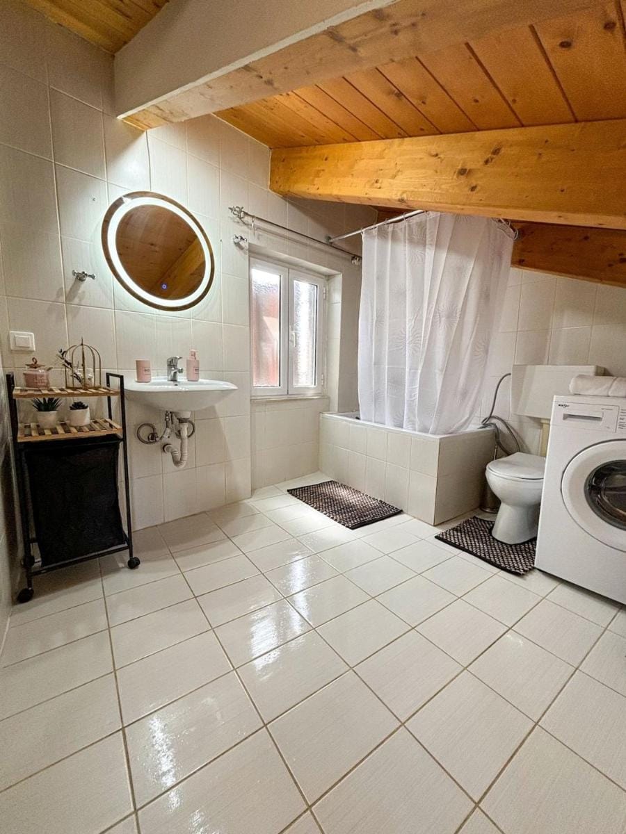 Vilia Port House- Corfu Centre Apartment in Corfu