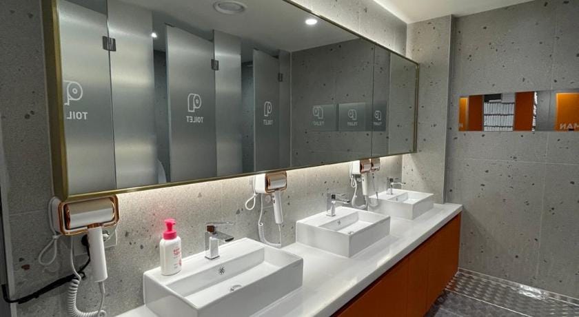 Seoul Cube Myeongdong Capsule hotel in Seoul