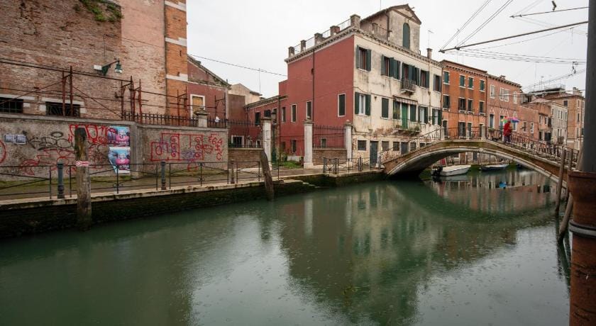 Venice Jewel Canal View by Wonderful Italy Apartment in Lido di Venezia