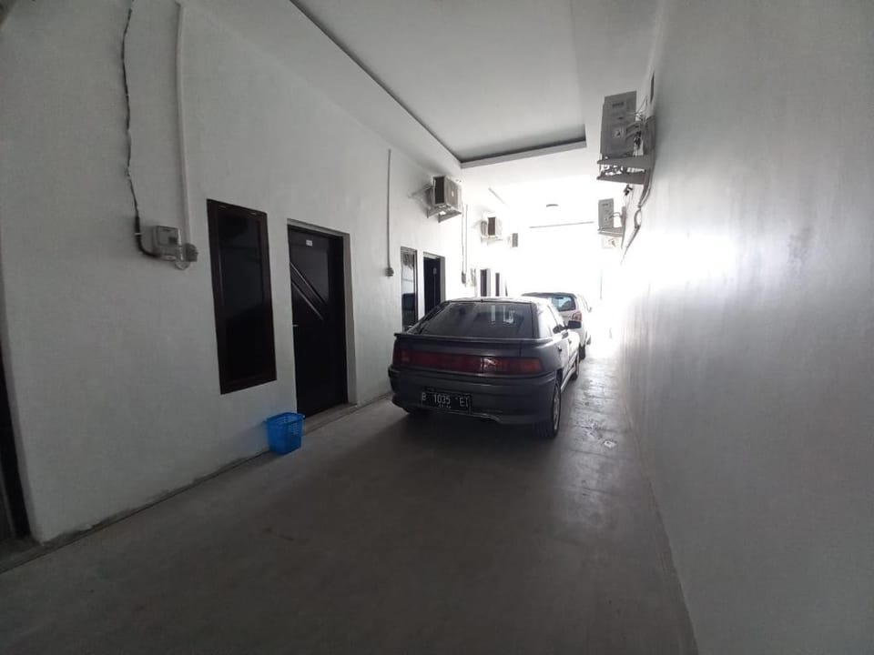 OYO 93962 Jm Guest House Hotel in West Java