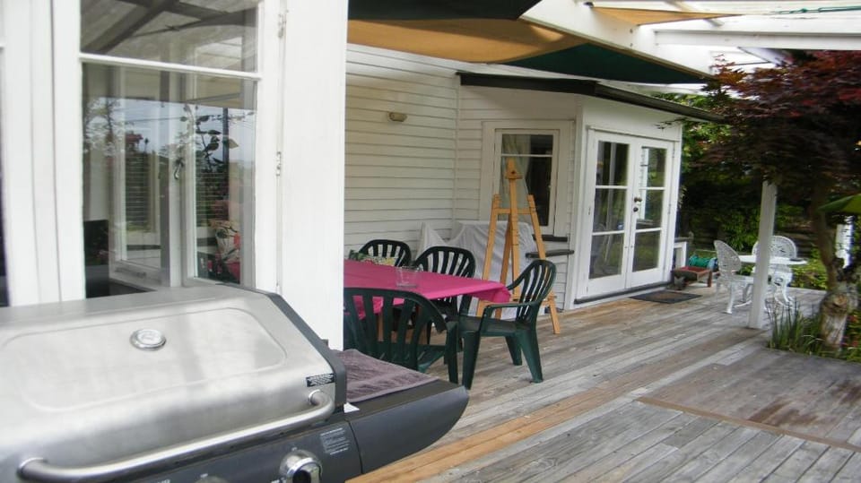 Magpie Cottage - Homestay Bed & Breakfast Vacation rental in Manawatū-Whanganui, New Zealand