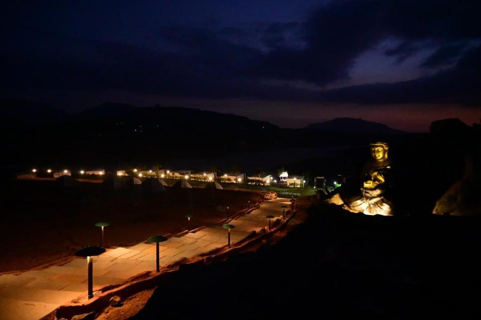 Hotel NIVANTA Lakeview Retreat Hotel in Maharashtra