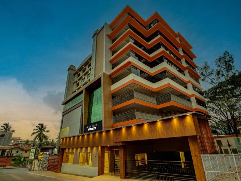 Super Townhouse Madgaon Hotel in Goa, India