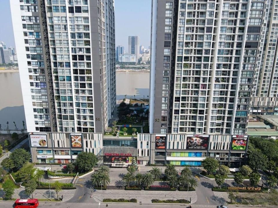 Vincom Plaza Vinhomes Sky Lake Apartments  Apartment in Laos