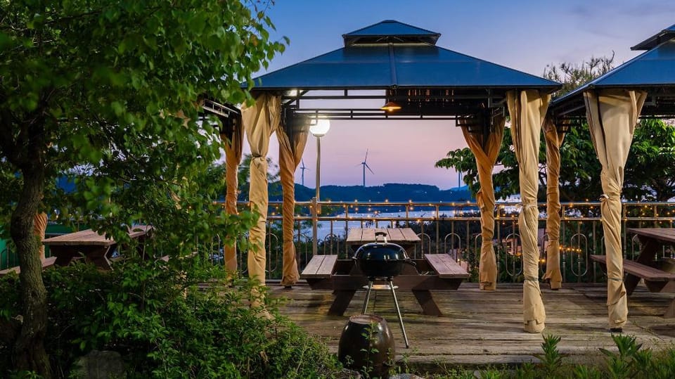 Yeongheungdo noeul&bada pension Bed and Breakfast in Gyeonggi-do