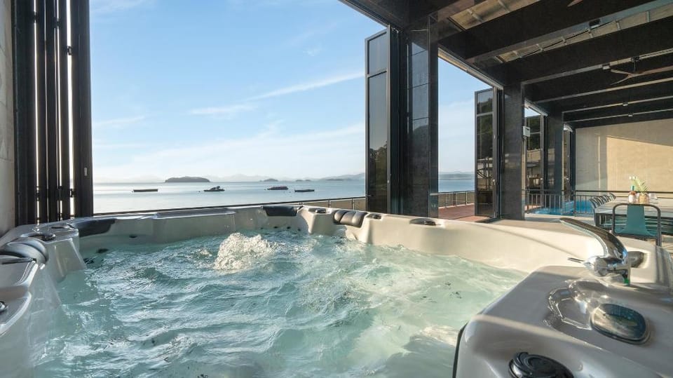 Yeosu Kinolkids Poolvilla Bed and Breakfast in South Korea