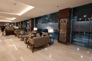 Maru Suite Coast 37F; Elegant Bay View Suite Apartment in Pasay