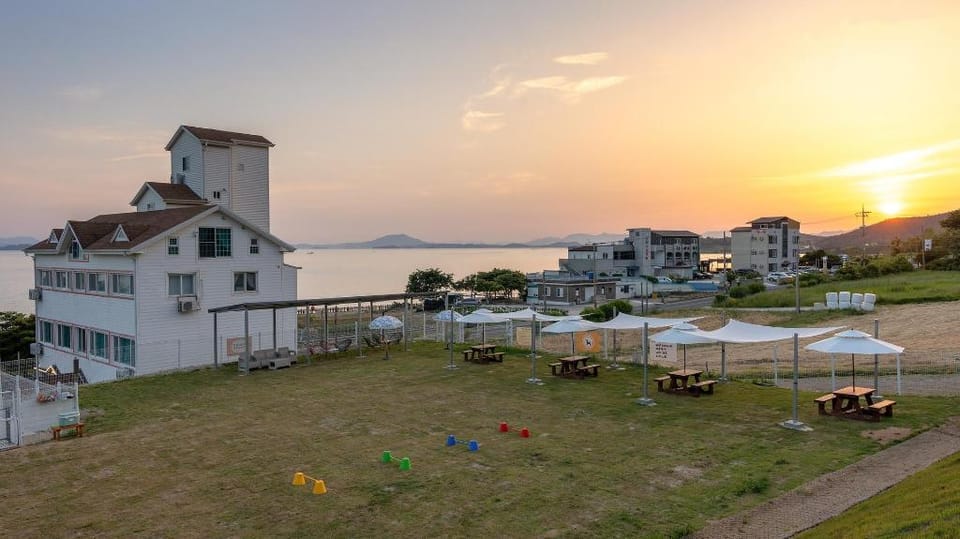 yeosu canada meo  village pet pension Bed and Breakfast in South Korea
