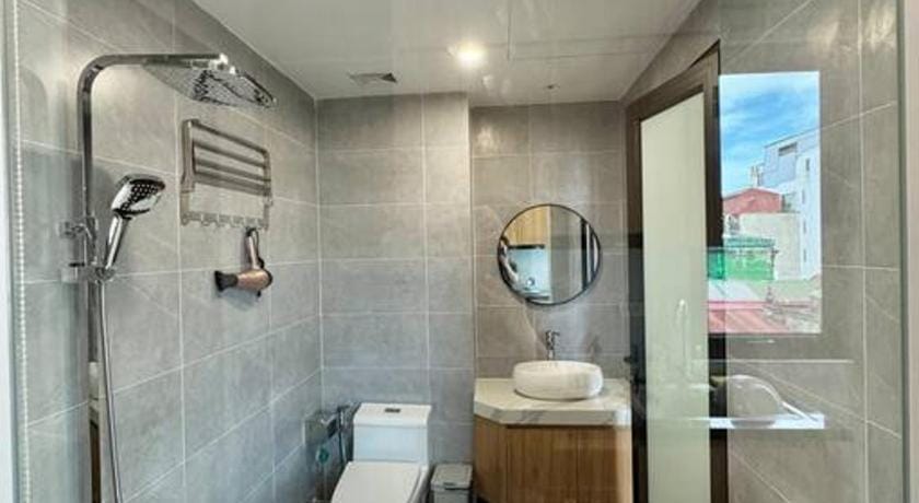 Cozy home - Bathtub - Comfy by The Little Home Apartment in Hanoi
