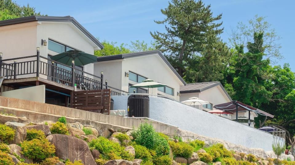 Yeosu Arum OceanView Whole house Pension Bed and Breakfast in South Korea