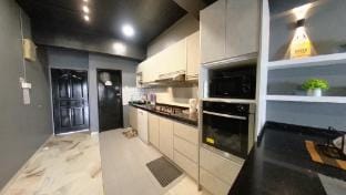 1-13Pax, FAMILY SUITE, SEAVIEW, FREE BBQ, POOL Apartment in Port Dickson