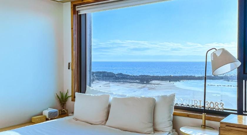 Jeju dogri 3083 dolphin view ocean view Bed and Breakfast in South Korea