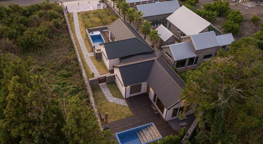 Jeju Cheongsuriharu Private House Bed and Breakfast in South Korea