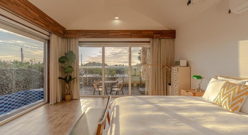 Jeju Cheongsuriharu Private House Bed and Breakfast in South Korea