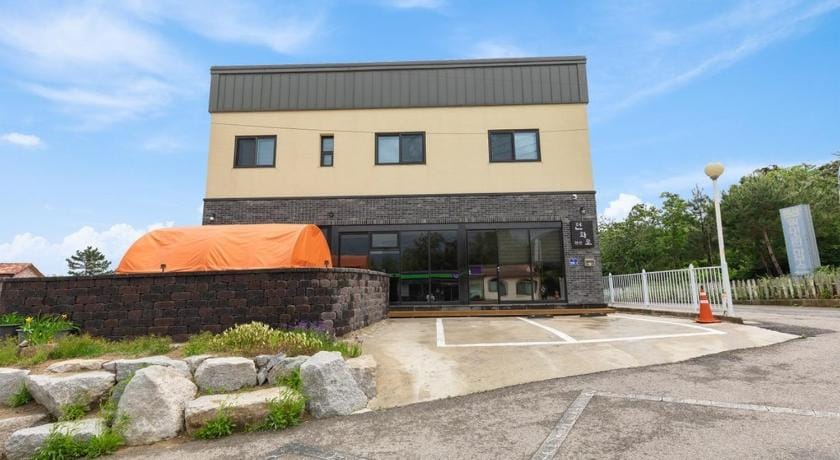 Gangneung Heonhwa-ro Pension Bed and Breakfast in South Korea