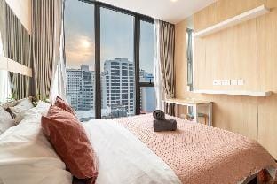 Hyde Sukhumvit 11 2BR Branded Suites BTS Nana Apartment in Bangkok