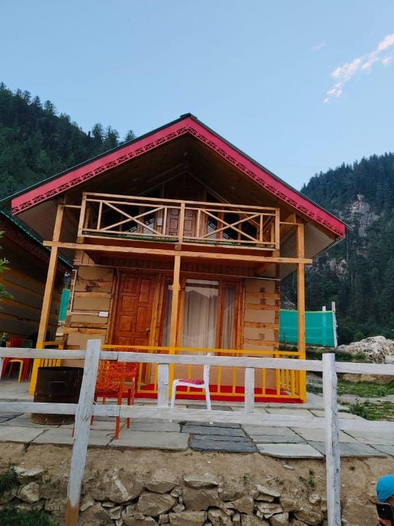 Chhera Hills Cottages Hotel in Himachal Pradesh