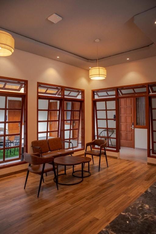 T-Door Guest House Hotel in East Java