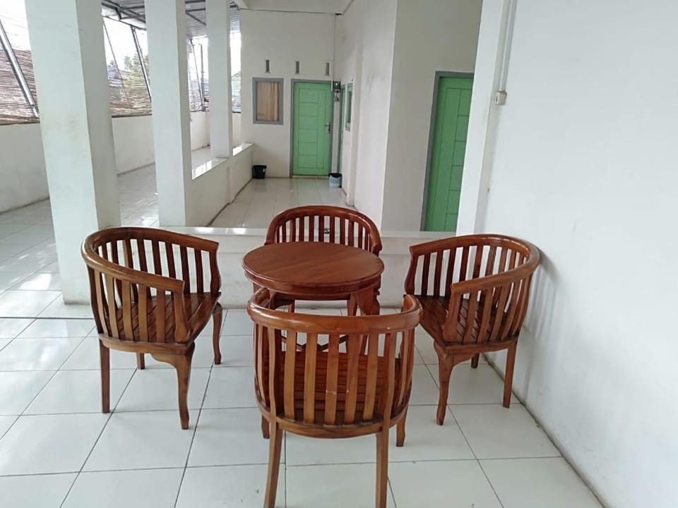 OYO 1705 Lyfriska Residence Syariah Hotel in Indonesia