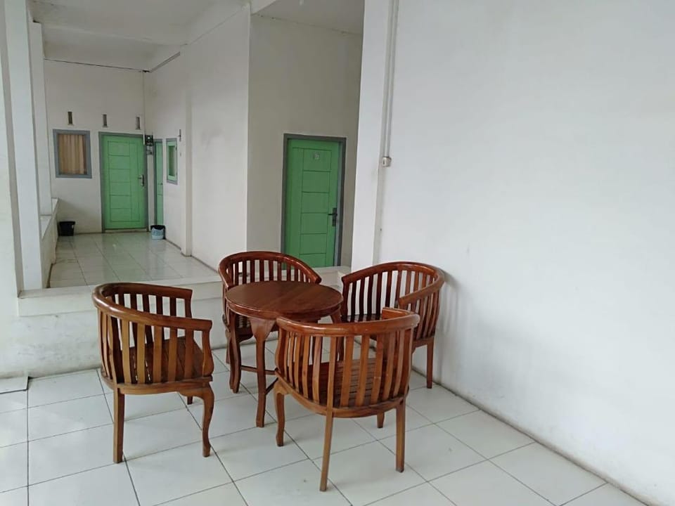 OYO 1705 Lyfriska Residence Syariah Hotel in Indonesia
