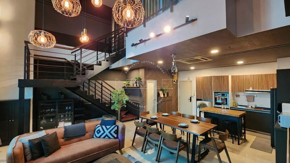 Lux Duplex Suite 4pax/Netflix/Wifi Selayang KL Apartment in Selangor, Malaysia
