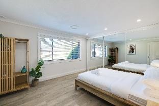 Spacious House with Pool - 5 min walk to Lake Vacation rental in Central Coast
