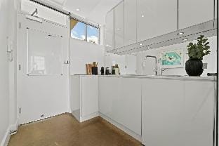 Modern Potts Point Studio Apartment in Sydney