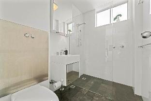 Modern Potts Point Studio Apartment in Sydney