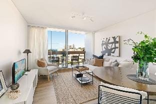 Home with a View + Pool and Roof Terrace Garden Apartment in Sydney