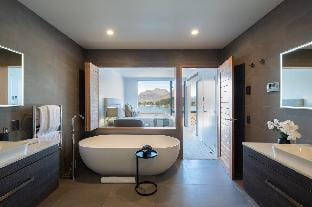 Lakehouse 3|Free Parking |Walk To Town|Fire Place Villa in Queenstown